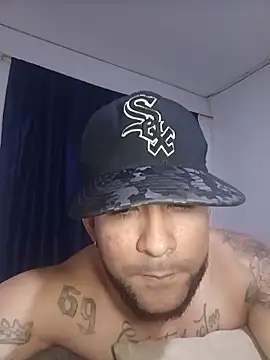 Snapshot of sexjim01 chatting on 06.19.26 sexjim01 online show from 06.19.26