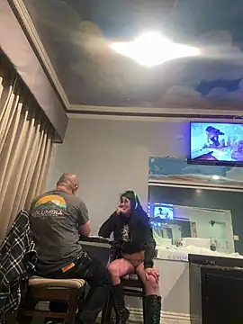 Snapshot of Gin4Cole chatting on 01.02.25 Gin4Cole online show from 01.02.25