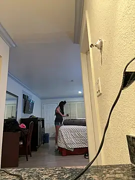 Snapshot of Gin4Cole chatting on 01.07.25 Gin4Cole online show from 01.07.25