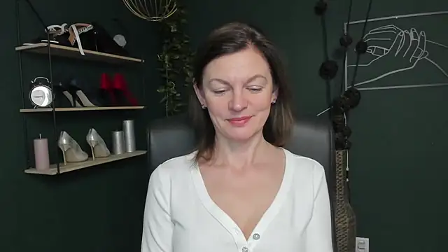 VivianWILD online show from 10.14.25