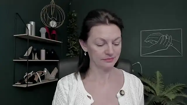 VivianWILD online show from 12.18.25