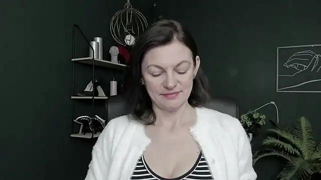 VivianWILD online show from 03.20.26