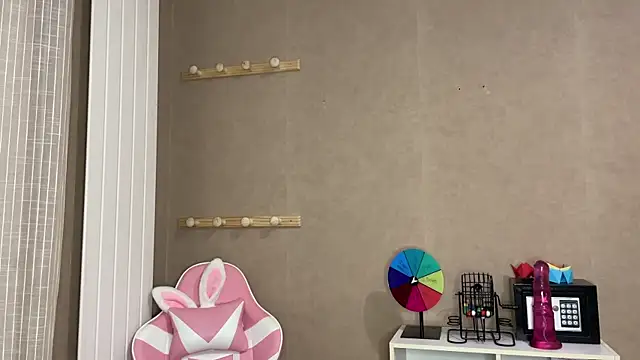 Snapshot of lucie_mehott chatting on 10.04.25 lucie mehott online show from 10.04.25