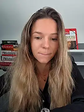 Snapshot of lucie_mehott chatting on 10.06.25 lucie mehott online show from 10.06.25