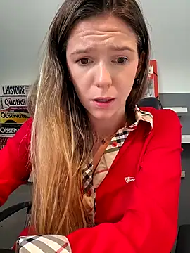 Snapshot of lucie_mehott chatting on 10.21.25 lucie mehott online show from 10.21.25