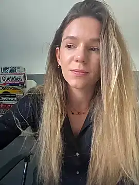 Snapshot of lucie_mehott chatting on 10.24.25 lucie mehott online show from 10.24.25