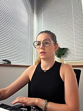 lucie mehott online show from 05.18.26