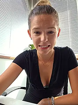 Snapshot of lucie_mehott chatting on 07.22.26 lucie mehott online show from 07.22.26