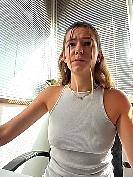 Snapshot of lucie_mehott chatting on 07.23.26 lucie mehott online show from 07.23.26
