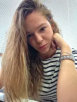 Snapshot of lucie_mehott chatting on 07.28.26 lucie mehott online show from 07.28.26