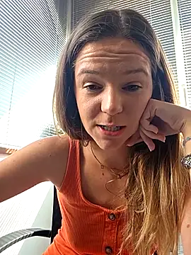 Snapshot of lucie_mehott chatting on 07.29.26 lucie mehott online show from 07.29.26