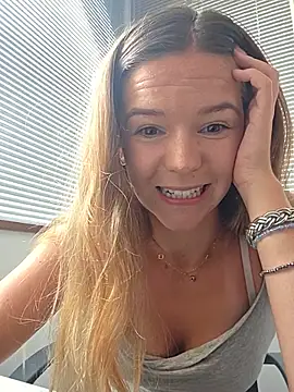 Snapshot of lucie_mehott chatting on 07.30.26 lucie mehott online show from 07.30.26