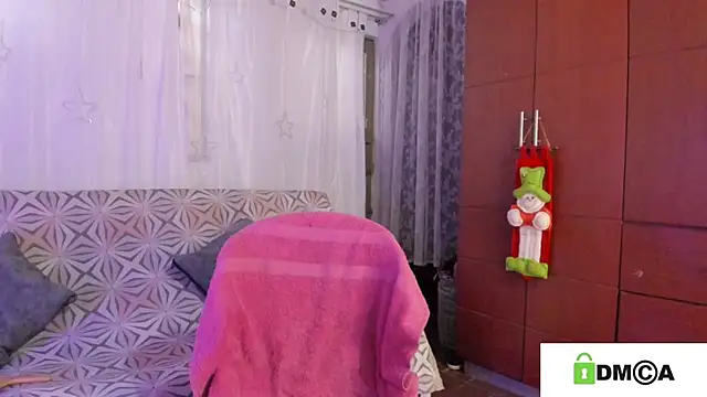 Snapshot of loreth_J chatting on 12.19.25 loreth J online show from 12.19.25