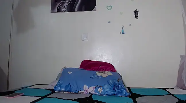 Snapshot of TeenieReeny chatting on 03.01.25 TeenieReeny online show from 03.01.25