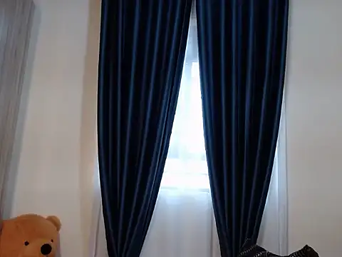 Snapshot of TeenieReeny chatting on 10.07.25 TeenieReeny online show from 10.07.25