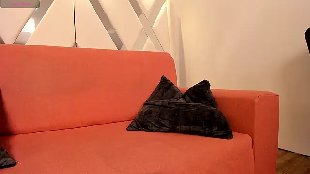 saracorraless online show from 12.06.24