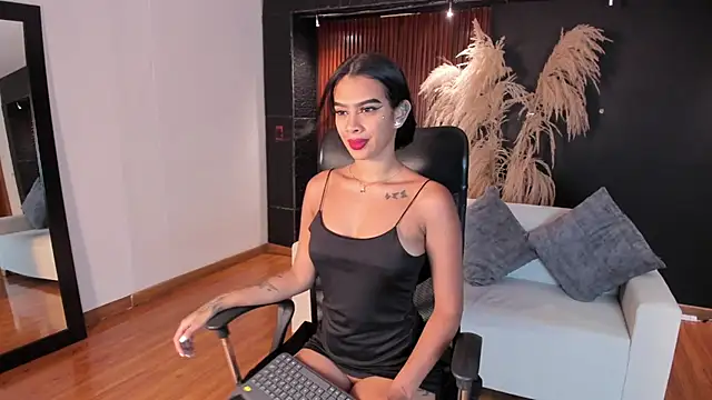 saracorraless online show from 02.03.25