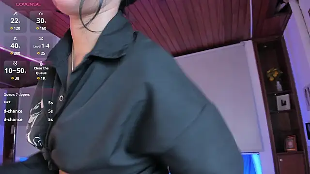 saracorraless online show from 02.11.25