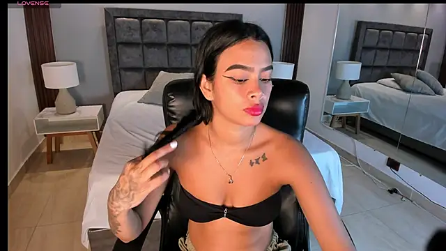 saracorraless online show from 02.18.25