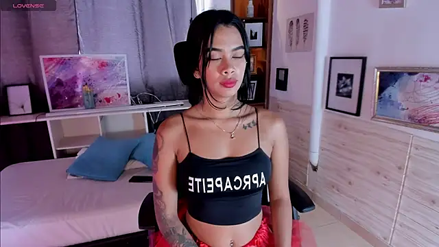 saracorraless online show from 02.26.25
