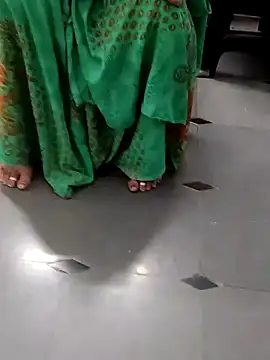 Snapshot of Januhot18 chatting on 12.16.24 Januhot18 online show from 12.16.24