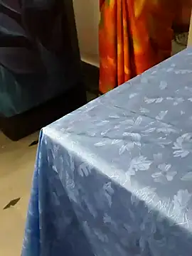 Snapshot of Januhot18 chatting on 12.21.24 Januhot18 online show from 12.21.24