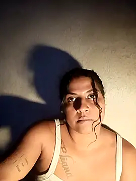 Snapshot of Giselabrunette25 chatting on 10.16.25 Giselabrunette25 online show from 10.16.25