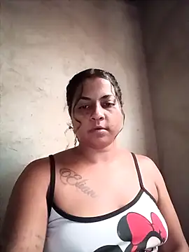 Snapshot of Giselabrunette25 chatting on 10.17.25 Giselabrunette25 online show from 10.17.25