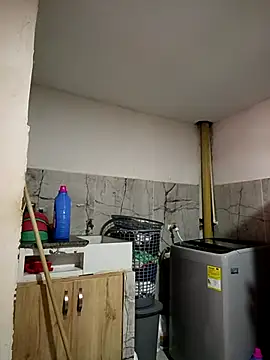 Snapshot of Giselabrunette25 chatting on 10.19.25 Giselabrunette25 online show from 10.19.25