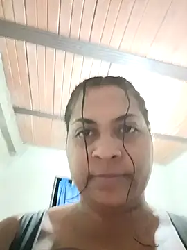 Snapshot of Giselabrunette25 chatting on 10.28.25 Giselabrunette25 online show from 10.28.25