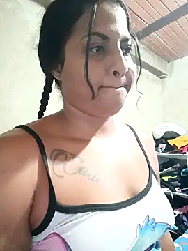 Snapshot of Giselabrunette25 chatting on 11.02.25 Giselabrunette25 online show from 11.02.25