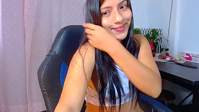 Snapshot of _baby_4u chatting on 02.05.25 baby 4u online show from 02.05.25