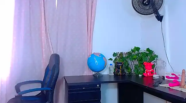 Snapshot of _baby_4u chatting on 02.11.25 baby 4u online show from 02.11.25