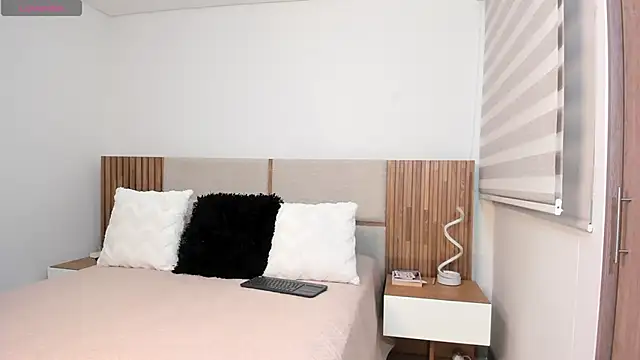 MalejaDiaz  online show from 04.21.26