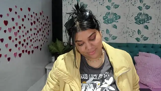 LindaBreeS online show from 02.15.25