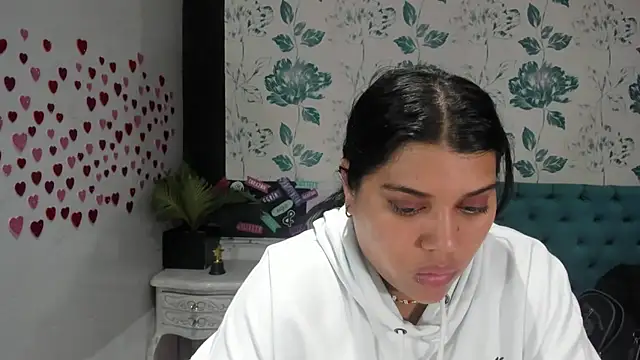 LindaBreeS online show from 02.21.25