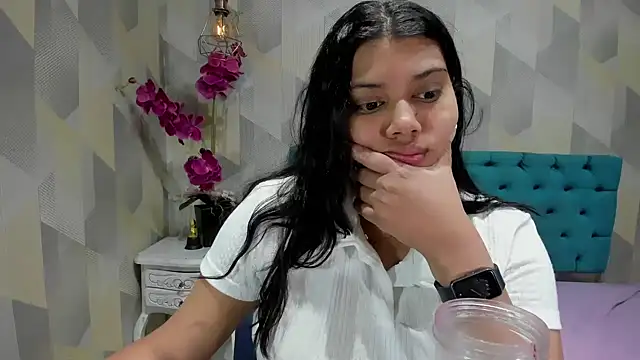 LindaBreeS online show from 10.15.25