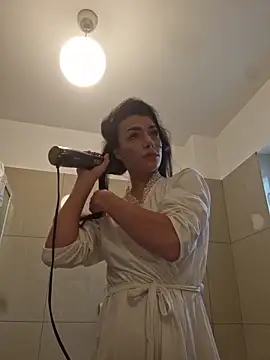 JolieLizz online show from 10.12.25