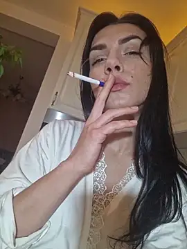 JolieLizz online show from 10.28.25