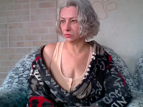 Lorie Carrie online show from 04.12.26