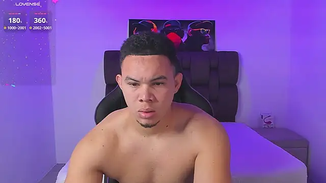 Snapshot of jhotta_fox chatting on 01.13.25 jhotta fox online show from 01.13.25