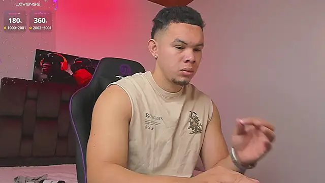 Snapshot of jhotta_fox chatting on 01.20.25 jhotta fox online show from 01.20.25