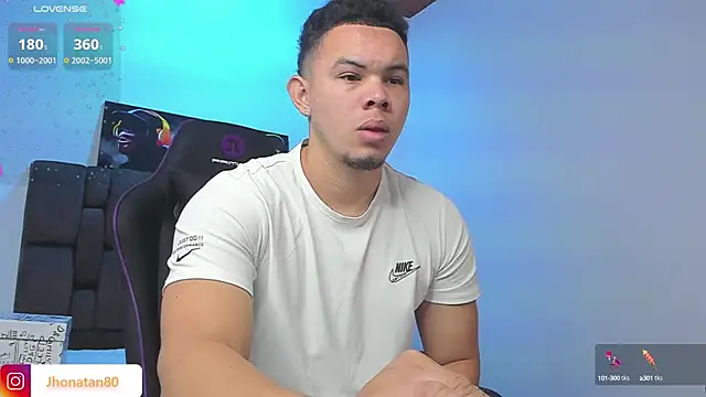 Snapshot of jhotta_fox chatting on 01.22.25 jhotta fox online show from 01.22.25