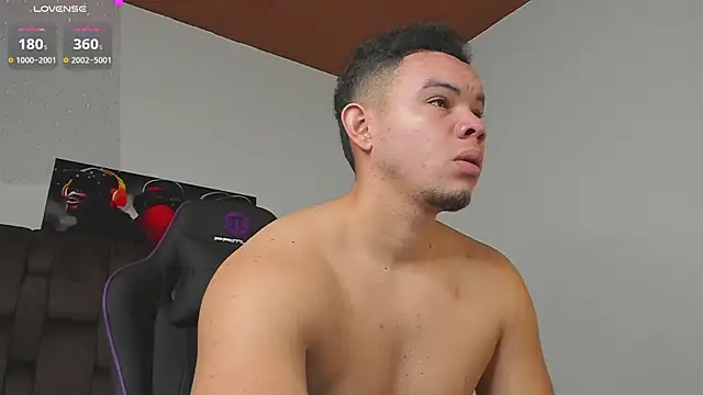 Snapshot of jhotta_fox chatting on 02.21.25 jhotta fox online show from 02.21.25