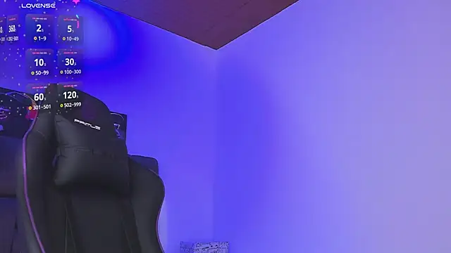 Snapshot of jhotta_fox chatting on 02.22.25 jhotta fox online show from 02.22.25