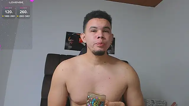 Snapshot of jhotta_fox chatting on 09.22.25 jhotta fox online show from 09.22.25