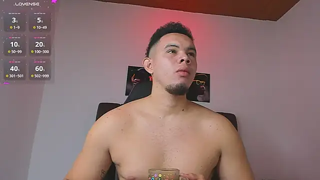 Snapshot of jhotta_fox chatting on 10.19.25 jhotta fox online show from 10.19.25