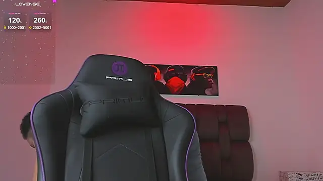 Snapshot of jhotta_fox chatting on 10.29.25 jhotta fox online show from 10.29.25