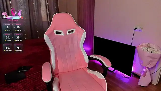 Snapshot of Jane_Paws chatting on 09.25.25 Jane Paws online show from 09.25.25