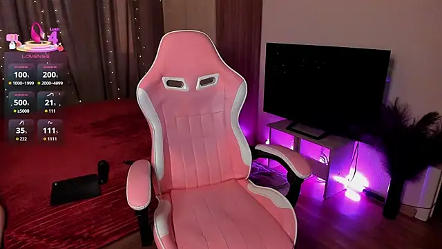 Snapshot of Jane_Paws chatting on 10.23.25 Jane Paws online show from 10.23.25